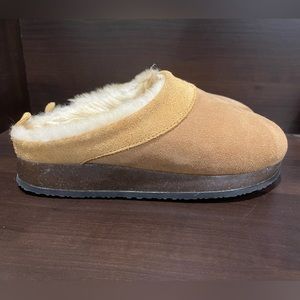 L.L. Bean genuine shearling wicked good slipper clog